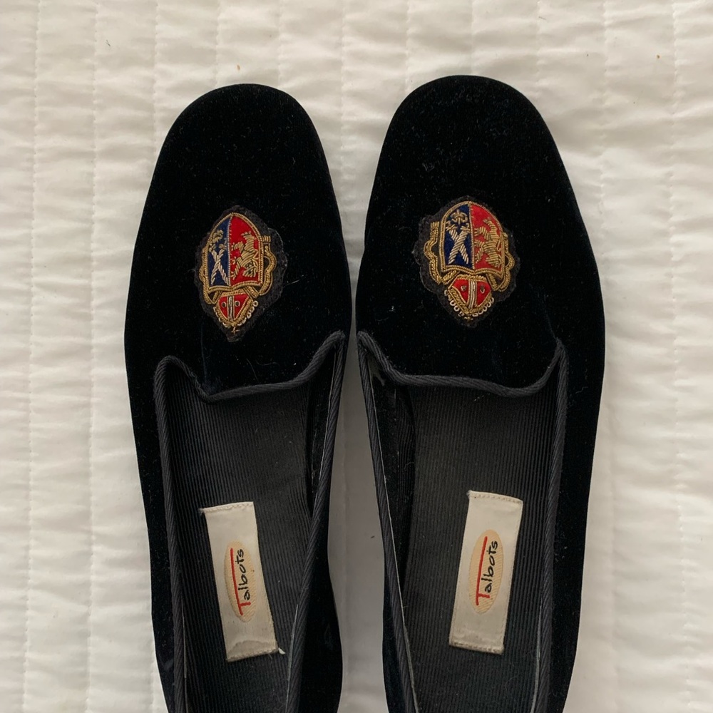 Velvet shoes